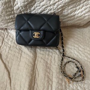 Black faux leather CHA NELLL little purse 👜